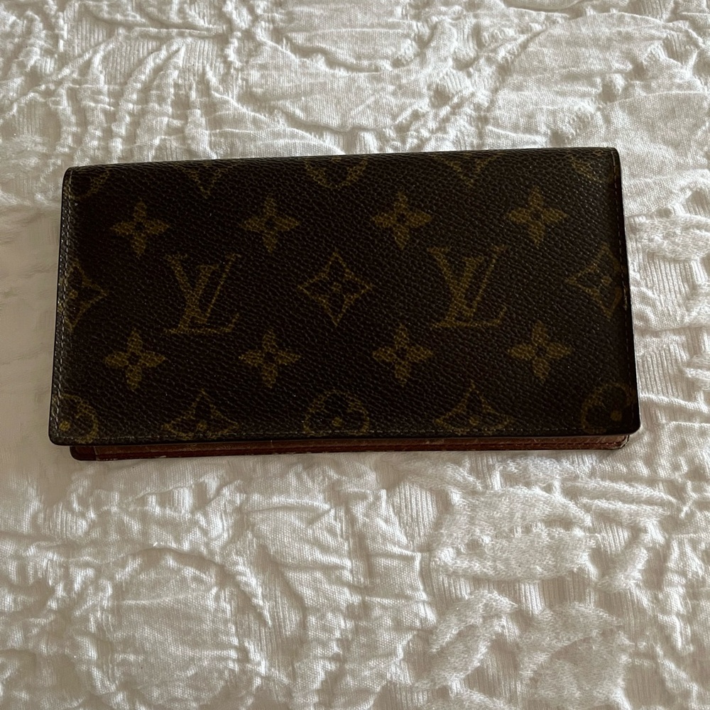 Authentic Louis Vuitton Checkbook Cover